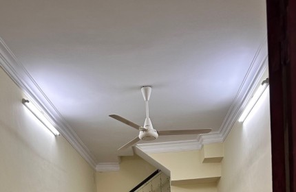 Cho thuê nhà tại ngõ 192 Lê Trọng Tấn, 4 tầng, 40m2, 5 ngủ, 3 WC giá chỉ 10.5 triệu